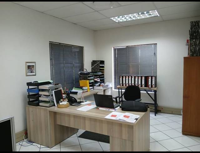 BUSINESS PROPERTY TO RENT IN RUIMSIG